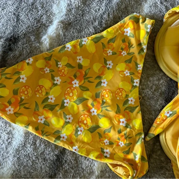 ❤️ SOLD ON CURTSY ❤️Dippin Daisys Bikini Set - Picture 8 of 12